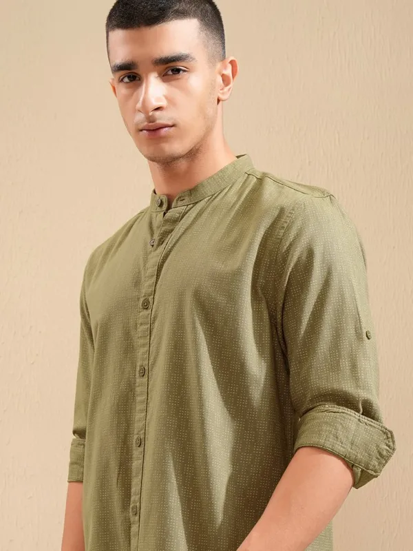 Highlander Men Olive Textured Regular Fit Casual Shirt