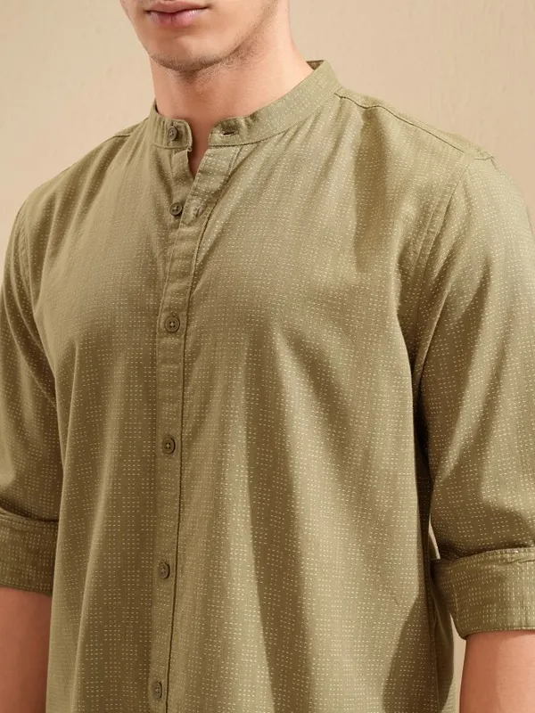 Highlander Men Olive Textured Regular Fit Casual Shirt