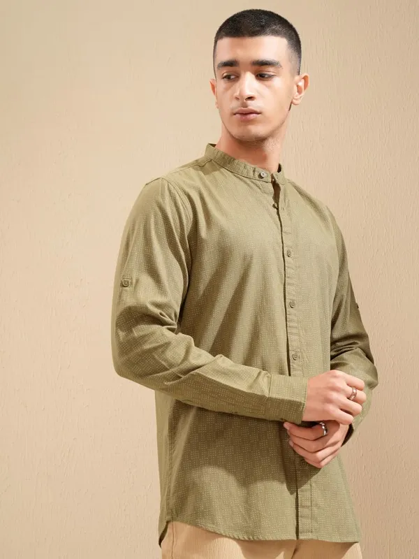 Highlander Men Olive Textured Regular Fit Casual Shirt