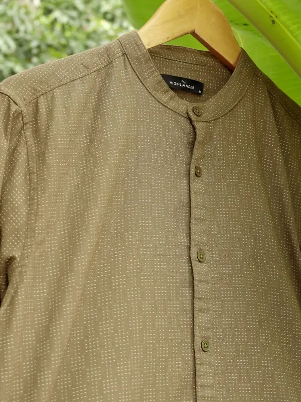 Highlander Men Olive Textured Regular Fit Casual Shirt