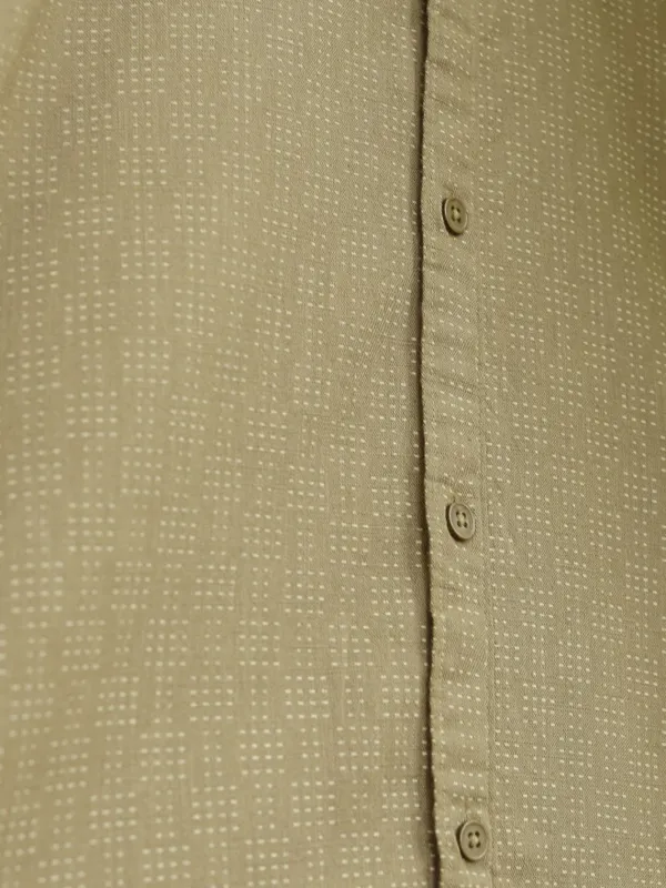 Highlander Men Olive Textured Regular Fit Casual Shirt