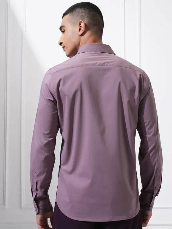 Highlander Men Pink Solid Slim Fit Casual Shirt