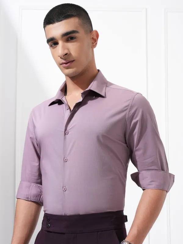 Highlander Men Pink Solid Slim Fit Casual Shirt