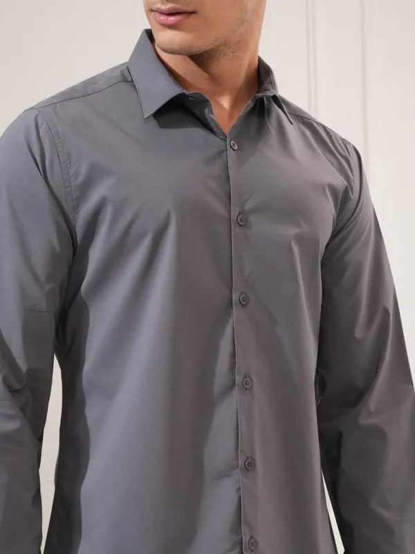 Highlander Men Grey Solid Slim Fit Casual Shirt