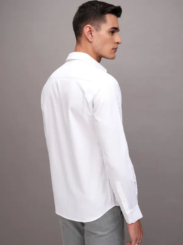 Highlander Men White Textured Slim Fit Casual Shirt