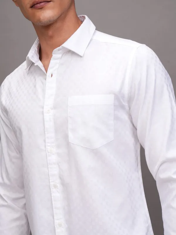Highlander Men White Textured Slim Fit Casual Shirt