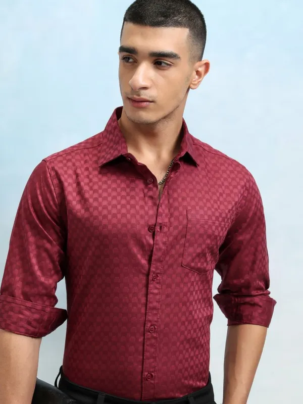 Highlander Men Red Textured Slim Fit Casual Shirt