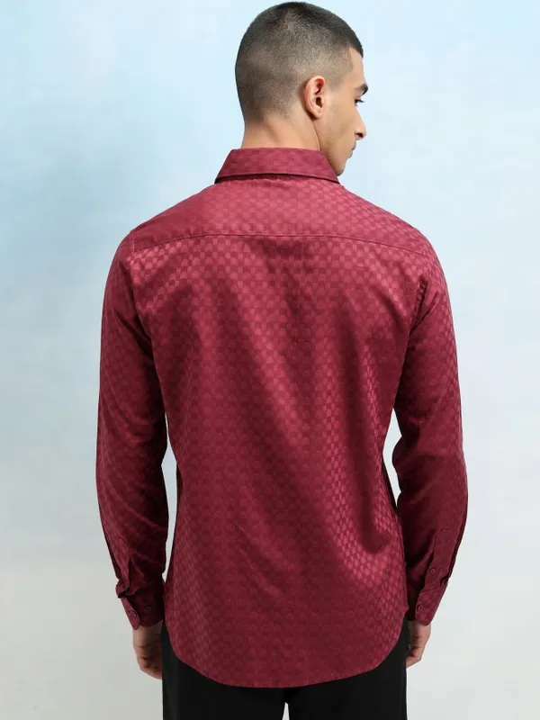 Highlander Men Red Textured Slim Fit Casual Shirt