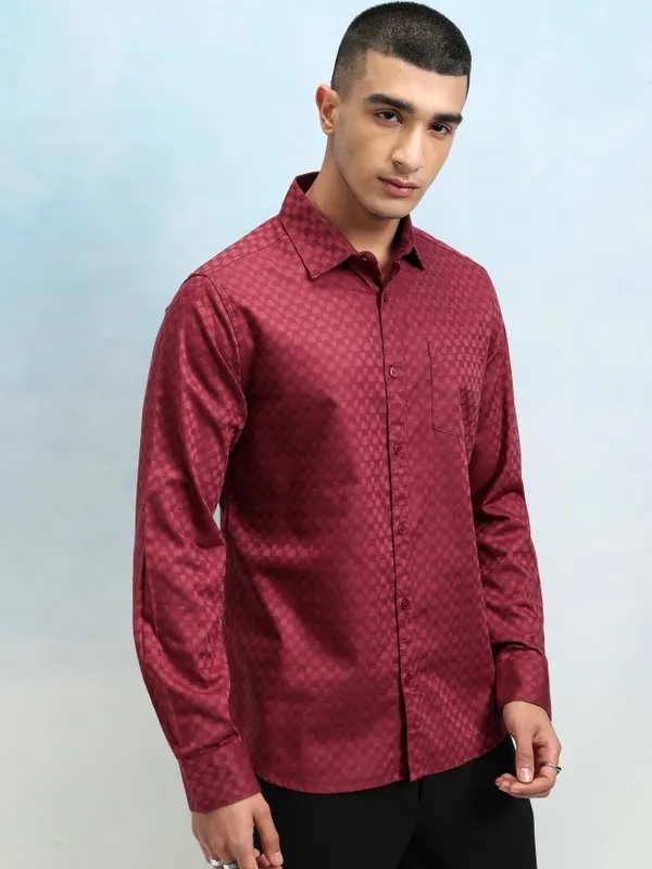 Highlander Men Red Textured Slim Fit Casual Shirt