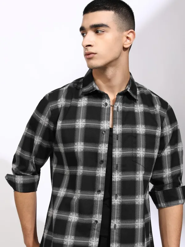 Highlander Men Black Checked Regular Fit Casual Shirt