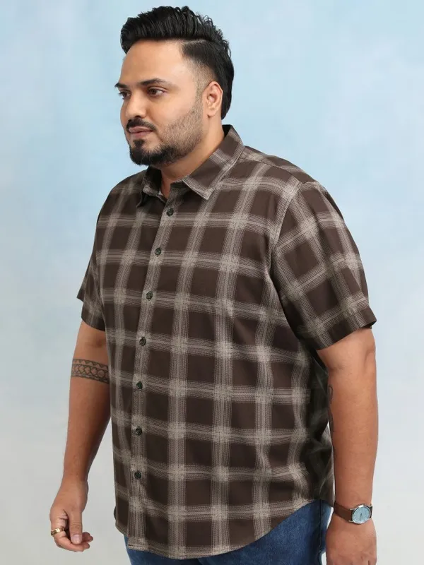 Xtra Ordinary By Highlander Men Brown Checked Regular Fit Casual Shirt