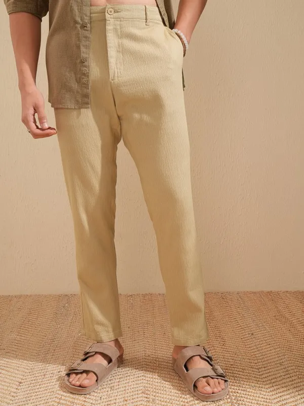 Highlander Men Red Slim Fit Solid Chinos
