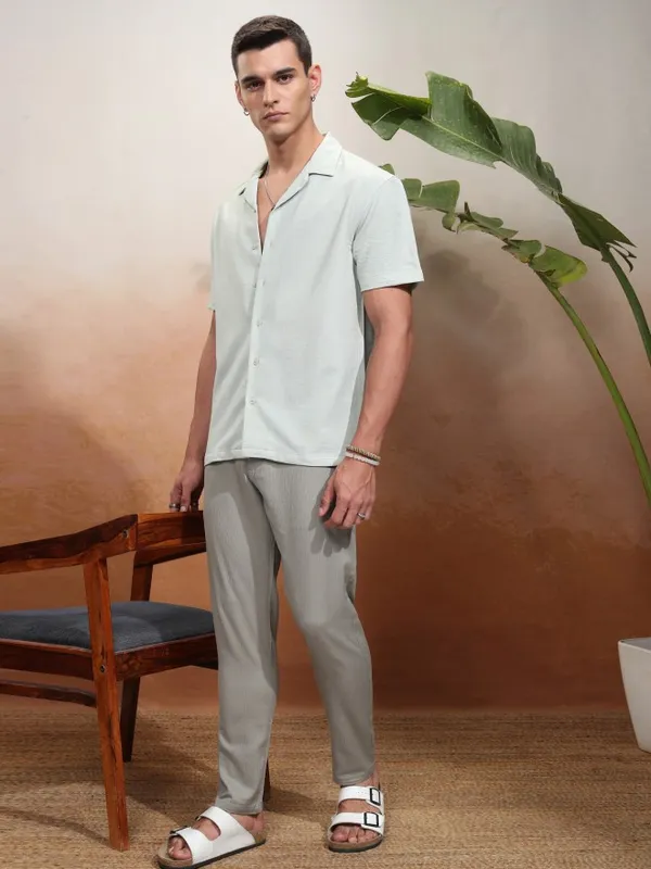 Highlander Men Green Slim Fit Solid Chinos
