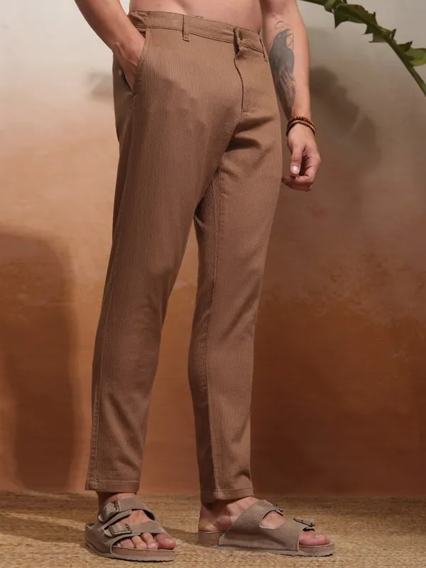 Highlander Men Brown Slim Fit Solid Chinos