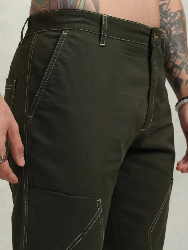 Highlander Men Green Straight Fit Solid Casual Trouser