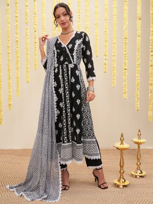Vishudh Women Black Embroidered Kurta With Trouser And Dupatta