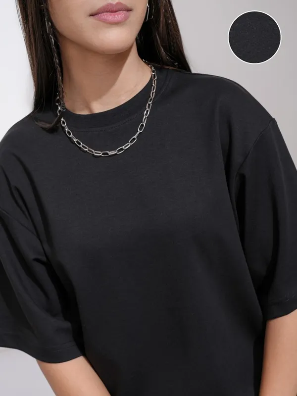 Tokyo Talkies Women Black Solid Round Neck T-Shirt