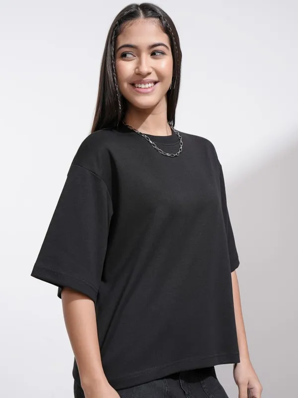 Tokyo Talkies Women Black Solid Round Neck T-Shirt