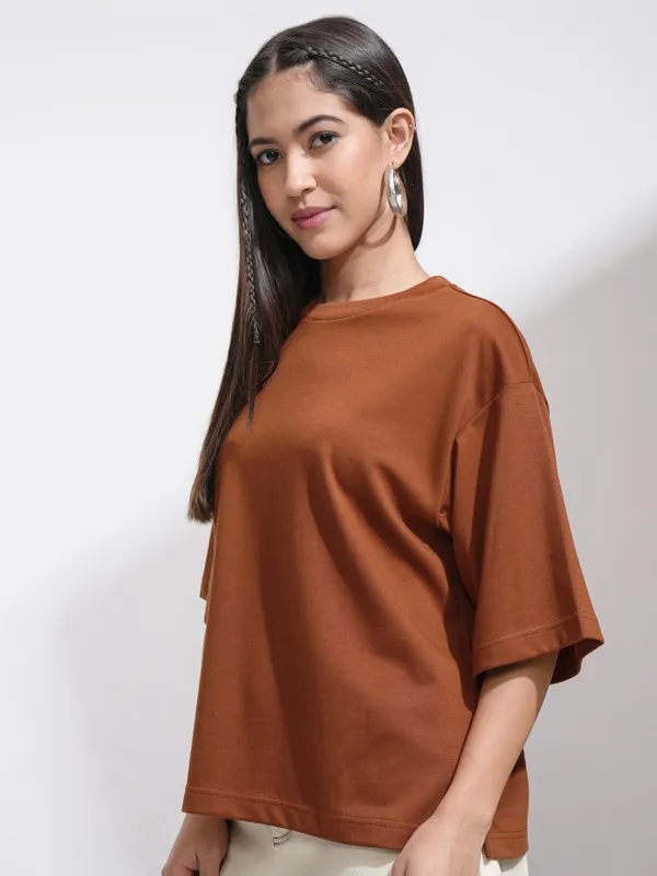 Tokyo Talkies Women Brown Solid Round Neck T-Shirt