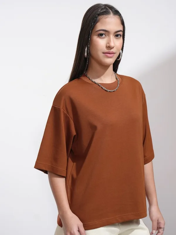 Tokyo Talkies Women Brown Solid Round Neck T-Shirt