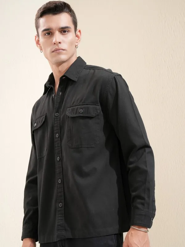 Highlander Men Black Solid Oversized Fit Casual Shirt