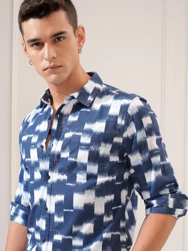 Highlander Men Blue Printed Regular Fit Casual Shirt