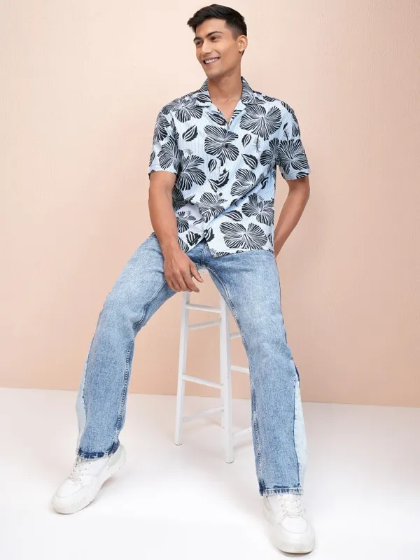 Locomotive Men Blue Printed Relaxed Fit Casual Shirt