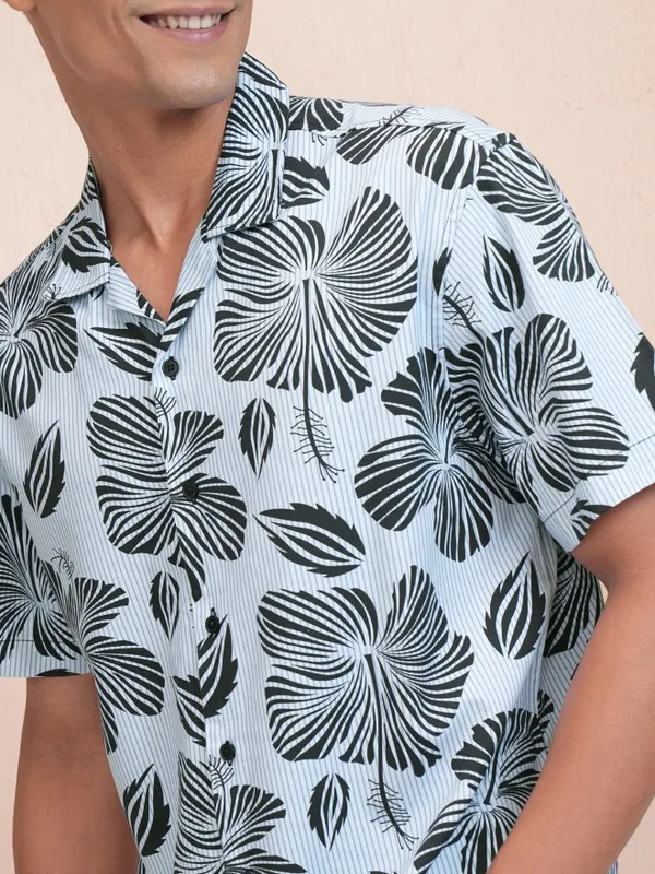 Locomotive Men Blue Printed Relaxed Fit Casual Shirt