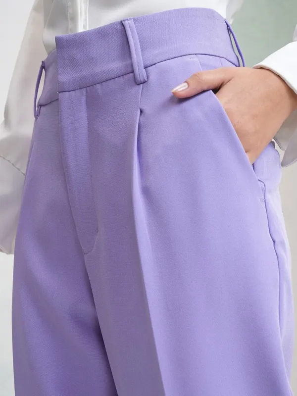 Tokyo Talkies Women Purple Solid Regular Fit Casual Trouser