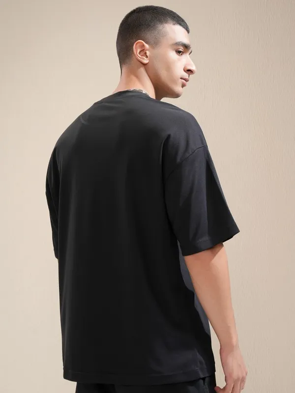 Highlander Men Black Printed Round Neck Oversized Fit T-Shirt