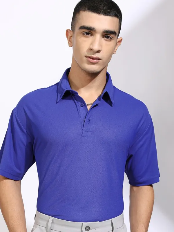 Highlander Men Blue Solid Polo Collar T-Shirt
