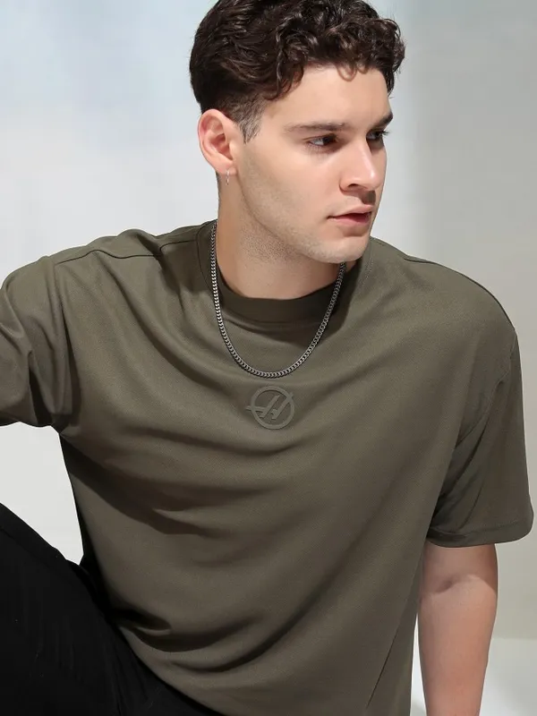 Men Solid Round Neck T-Shirt