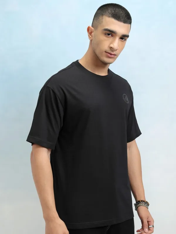 Highlander Men Black Round Neck Drop Shoulder Oversized Tshirt