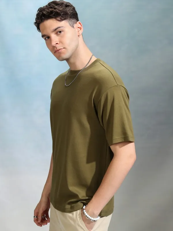 Highlander Men Olive Solid Round Neck Oversized Fit T-Shirt