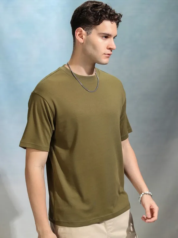 Highlander Men Olive Solid Round Neck Oversized Fit T-Shirt