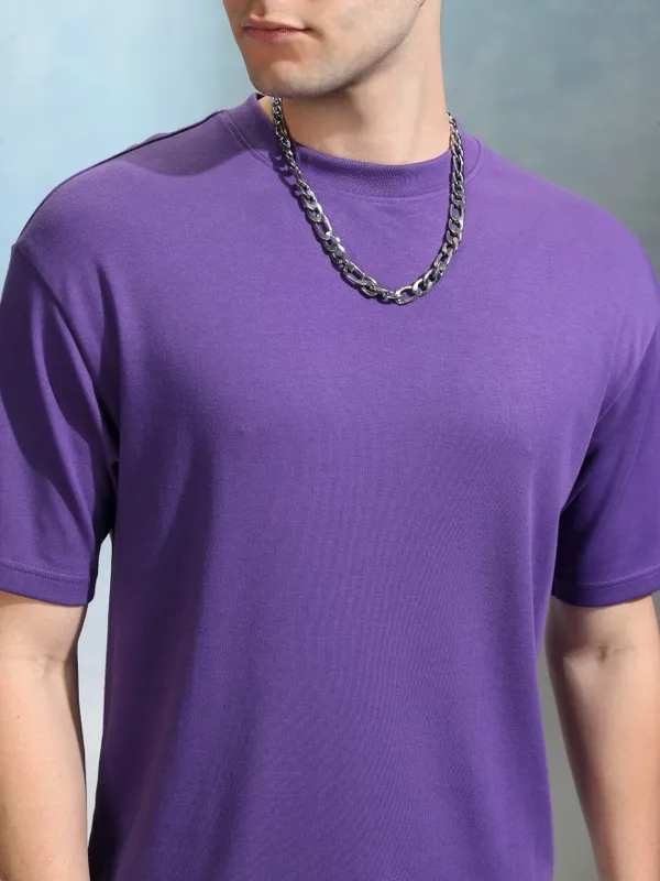 Highlander Men Purple Solid Round Neck Relaxed Fit T-Shirt