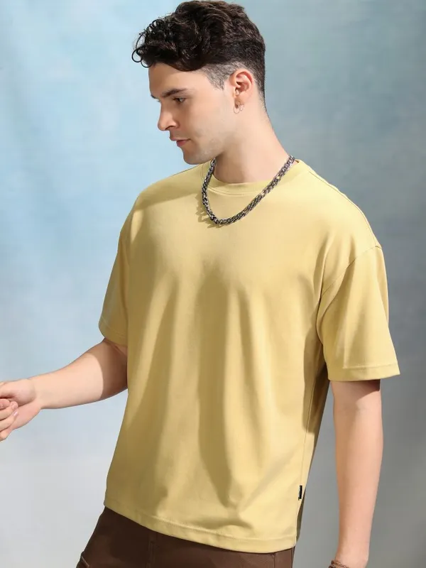 Highlander Men Yellow Solid Round Neck Oversized Fit T-Shirt