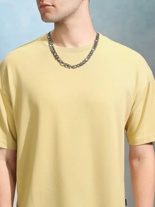 Highlander Men Yellow Solid Round Neck Oversized Fit T-Shirt