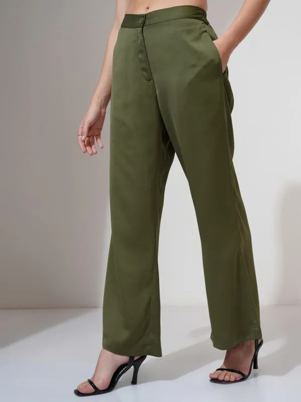 Tokyo Talkies Women Olive Solid Flared Casual Trouser