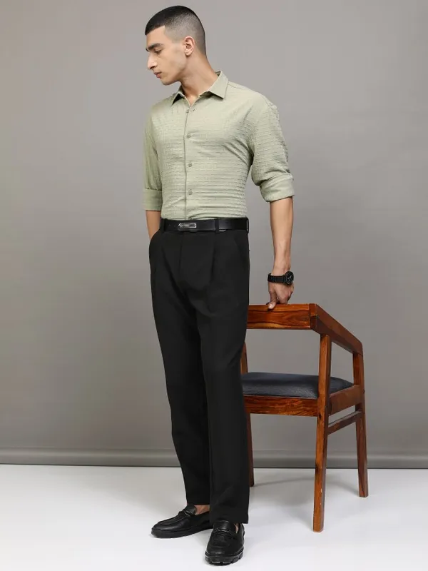 Highlander Men Green Textured Relaxed Fit Casual Shirt