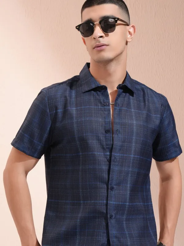 Highlander Men Navy Blue Checked Slim Fit Casual Shirt