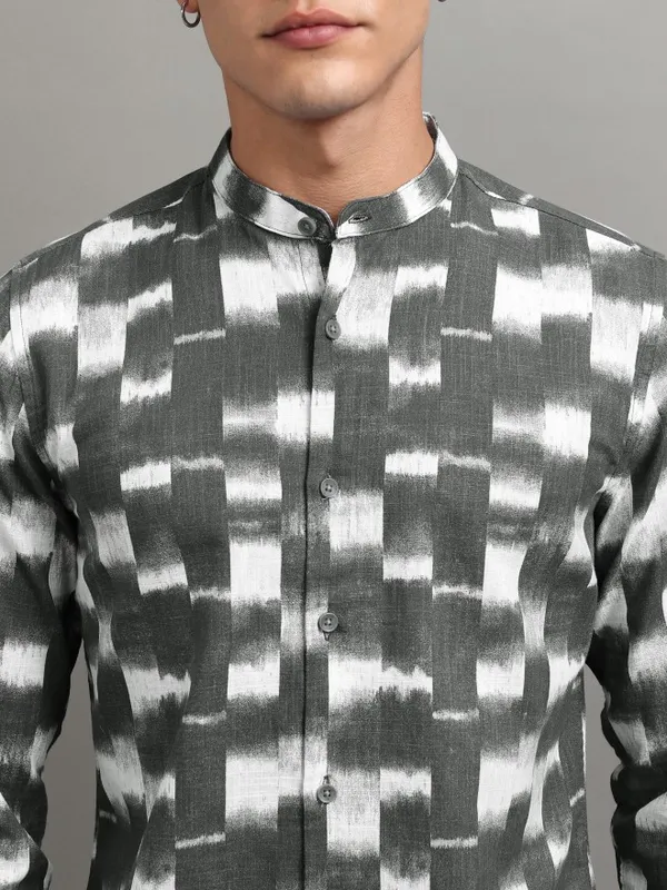 Highlander Men Grey Printed Regular Fit Casual Shirt