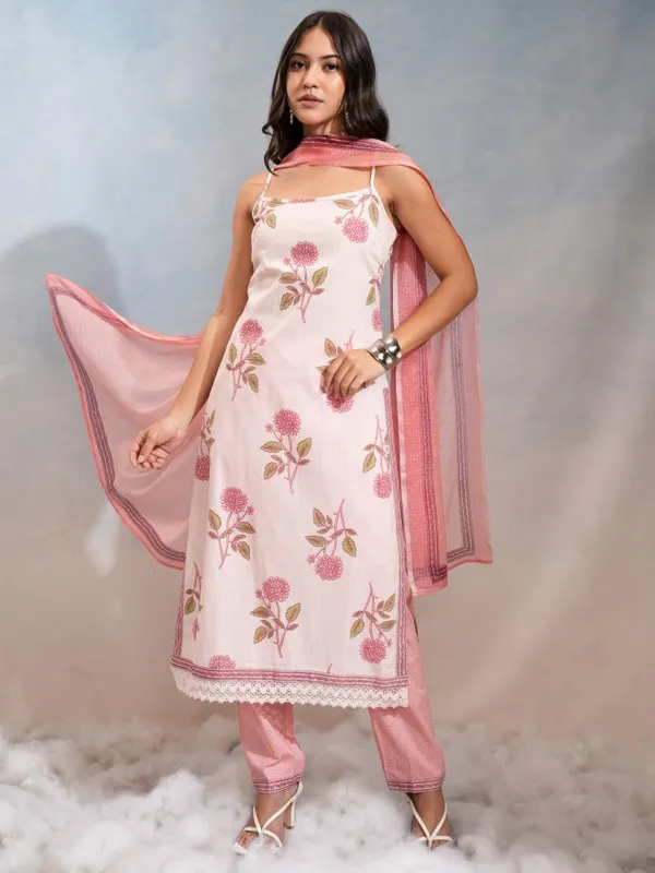 Women Kurta Trousers & Dupatta