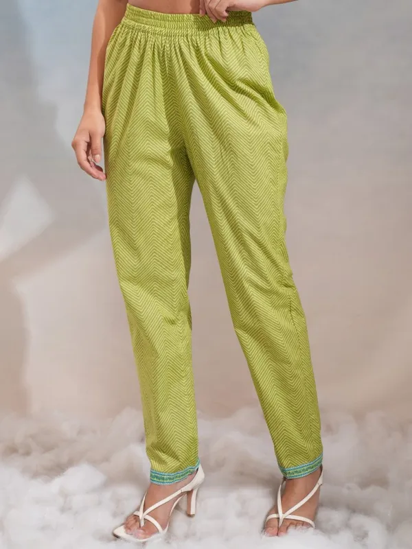 Women Kurta Trousers & Dupatta