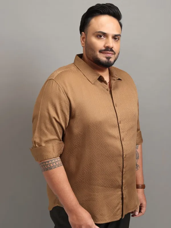 Xtra Ordinary By Highlander Men Brown Textured Regular Fit Casual Shirt