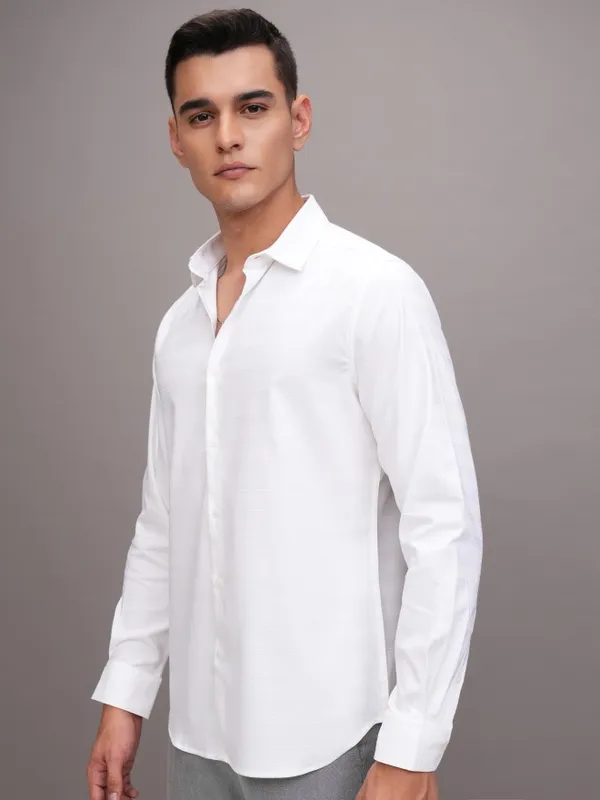 Highlander Men White Striped Slim Fit Casual Shirt