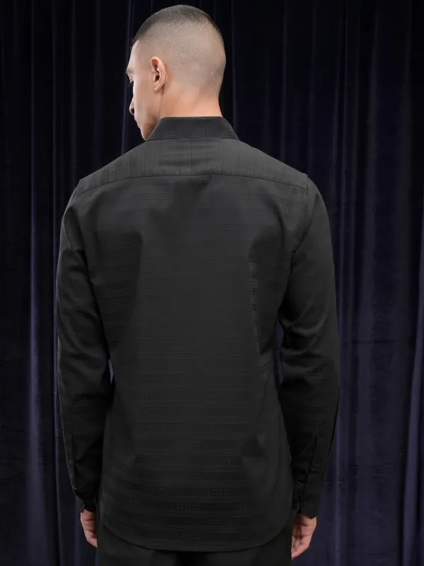 Highlander Men Black Textured Slim Fit Casual Shirt
