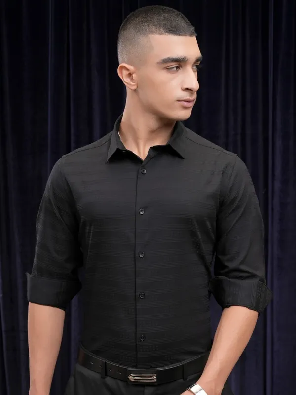 Highlander Men Black Textured Slim Fit Casual Shirt