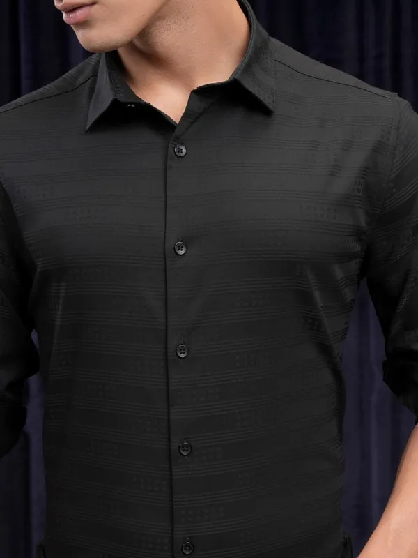 Highlander Men Black Textured Slim Fit Casual Shirt
