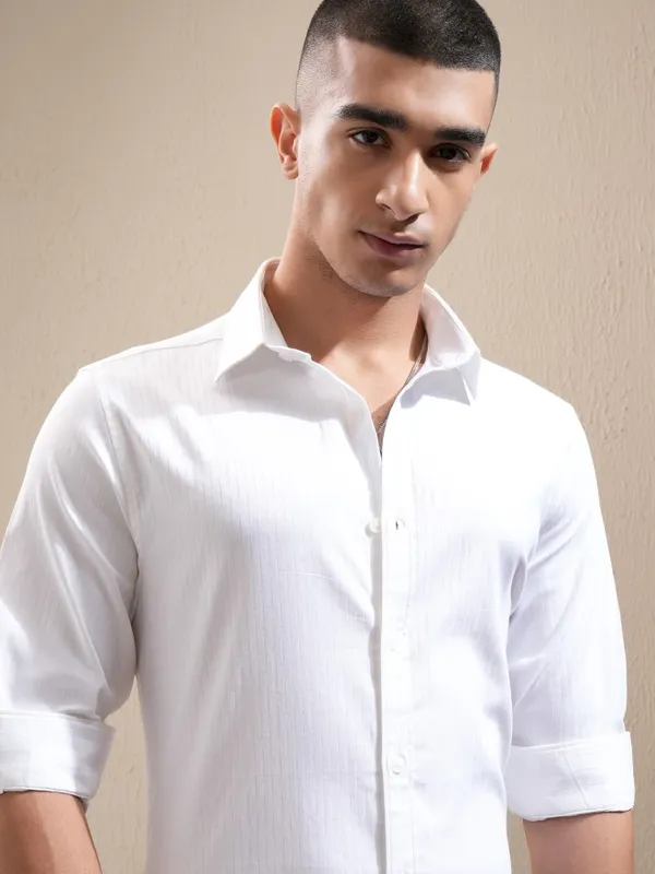 Highlander Men White Textured Slim Fit Casual Shirt